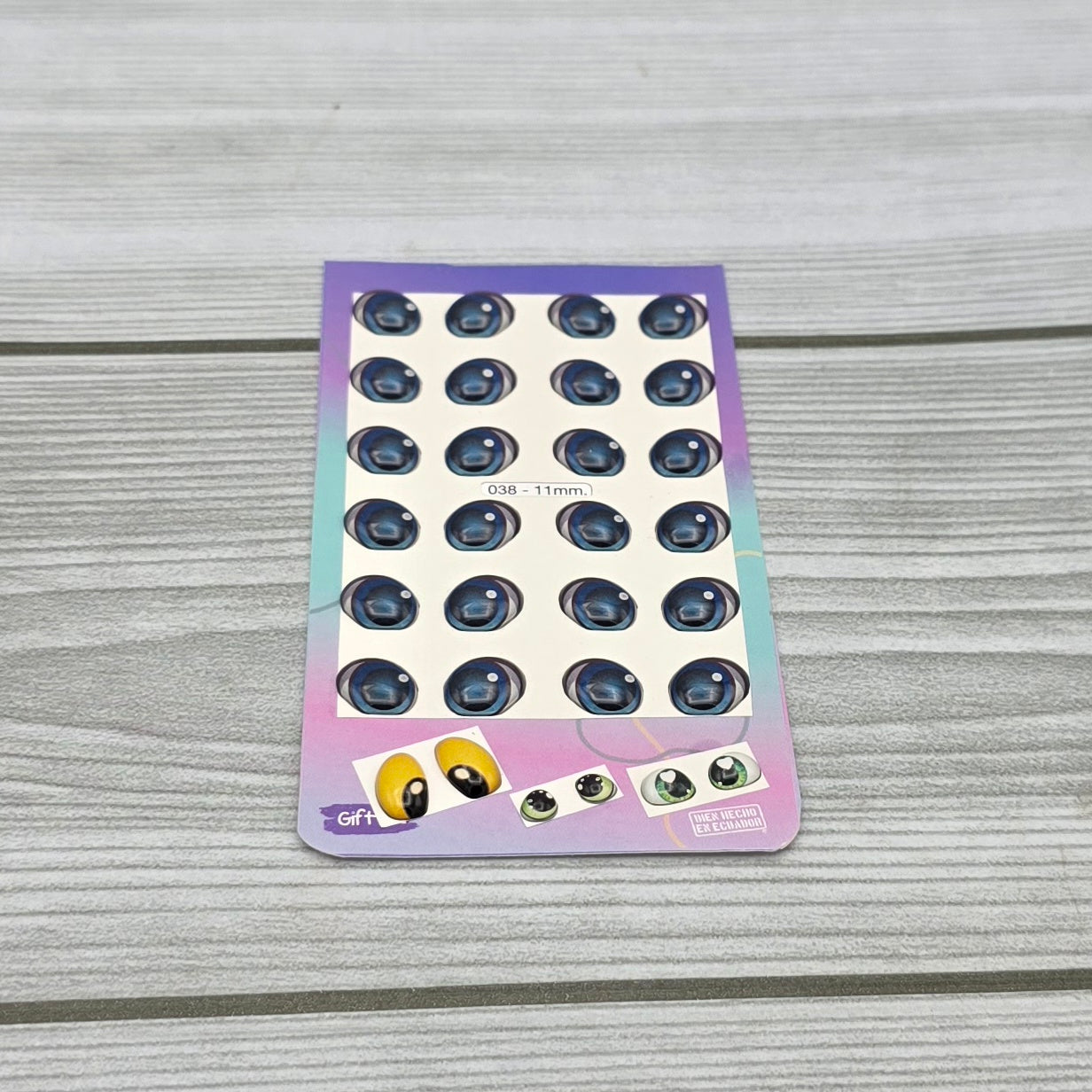 Yeux 3D mesurant 11 mm code 038D11