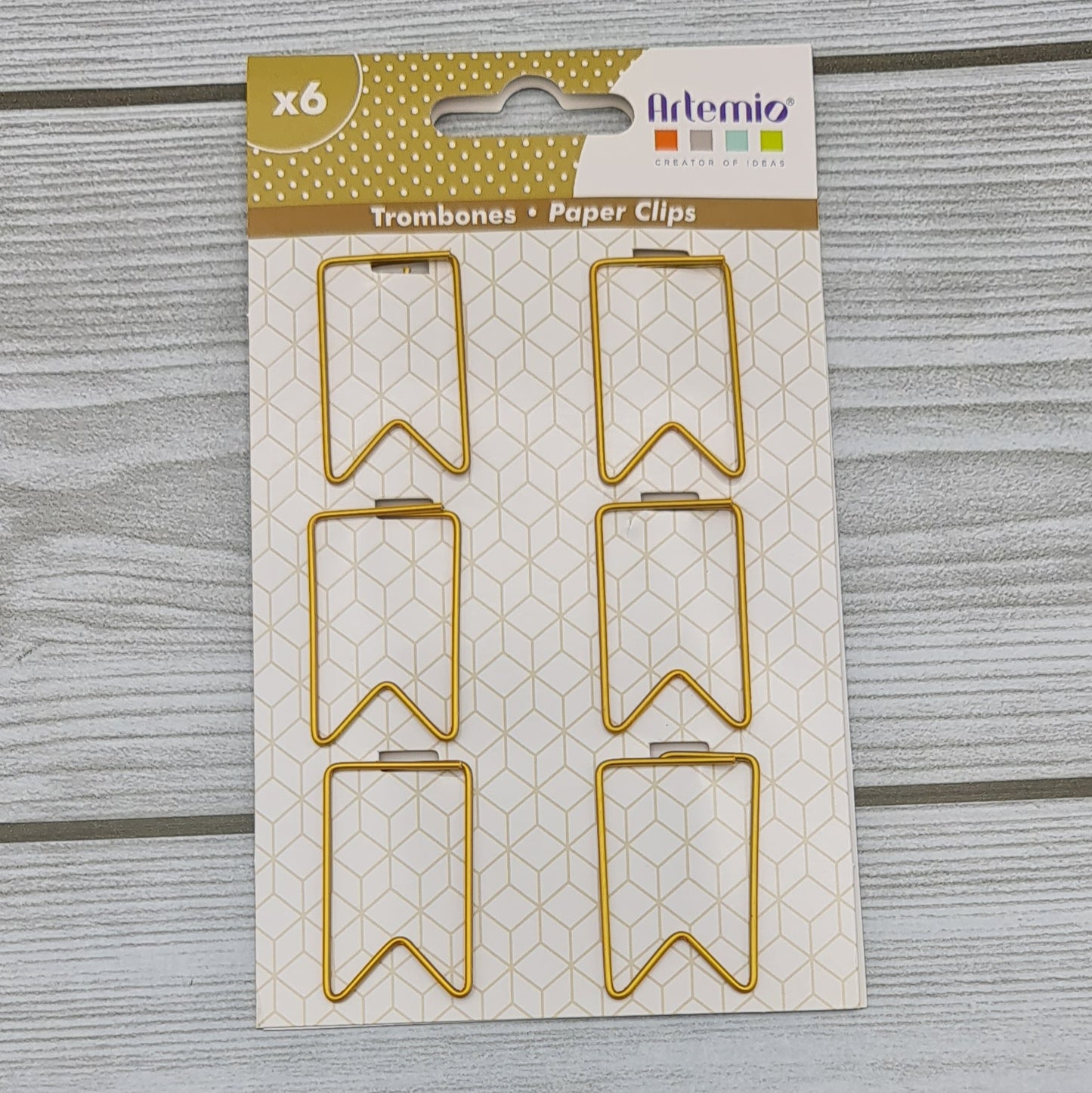 Paper Clips Tag Artemio