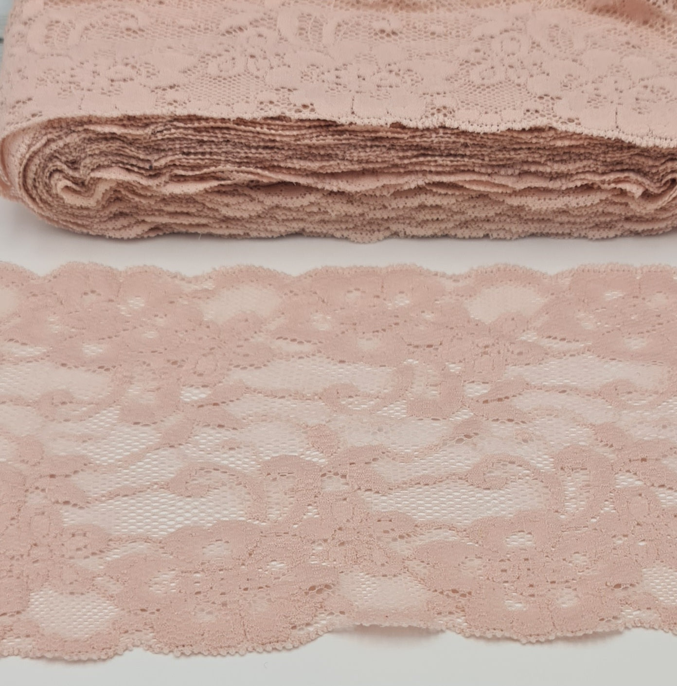 Antique Pink Nylon Lace 15 cm Code 1223451
