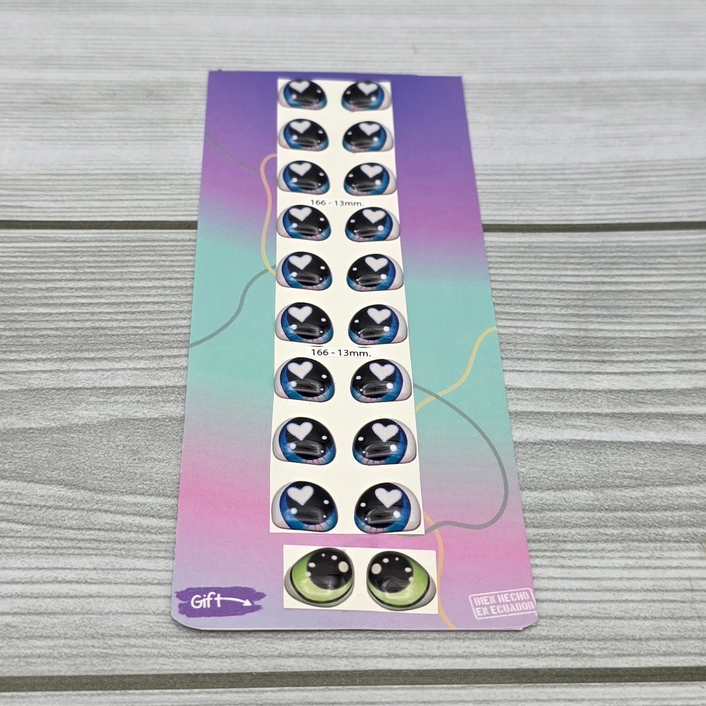 Yeux 3D mesurant 13 mm code 166D13