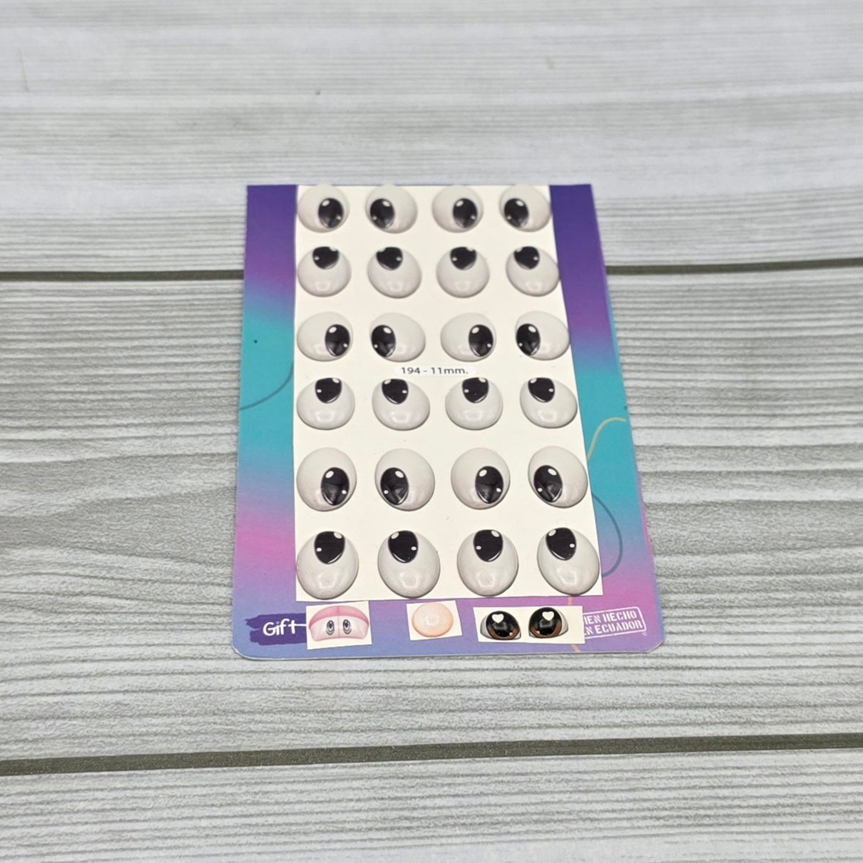 Yeux 3D mesurant 11 mm code 194D11