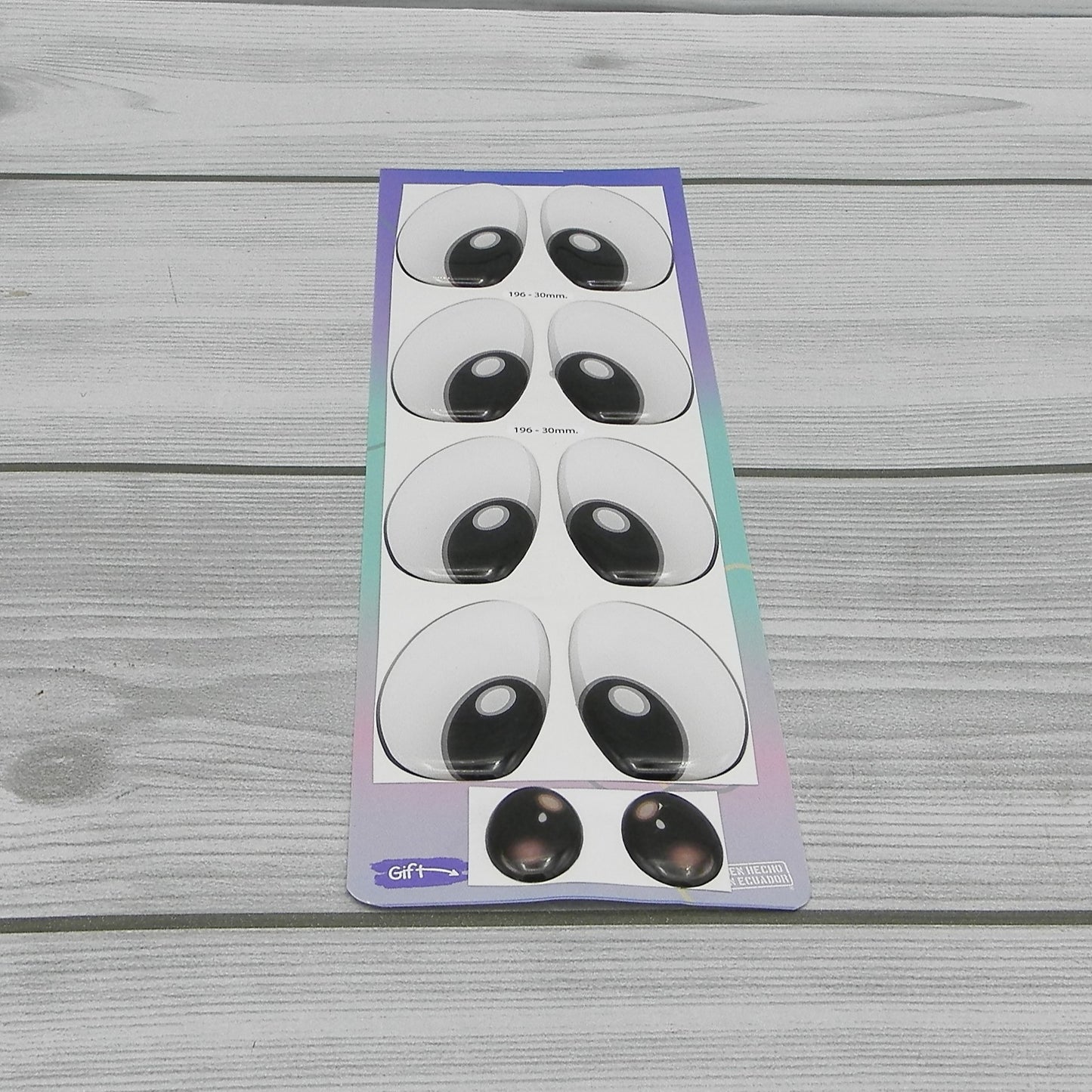 3D eyes measuring 30mm Code 196D30