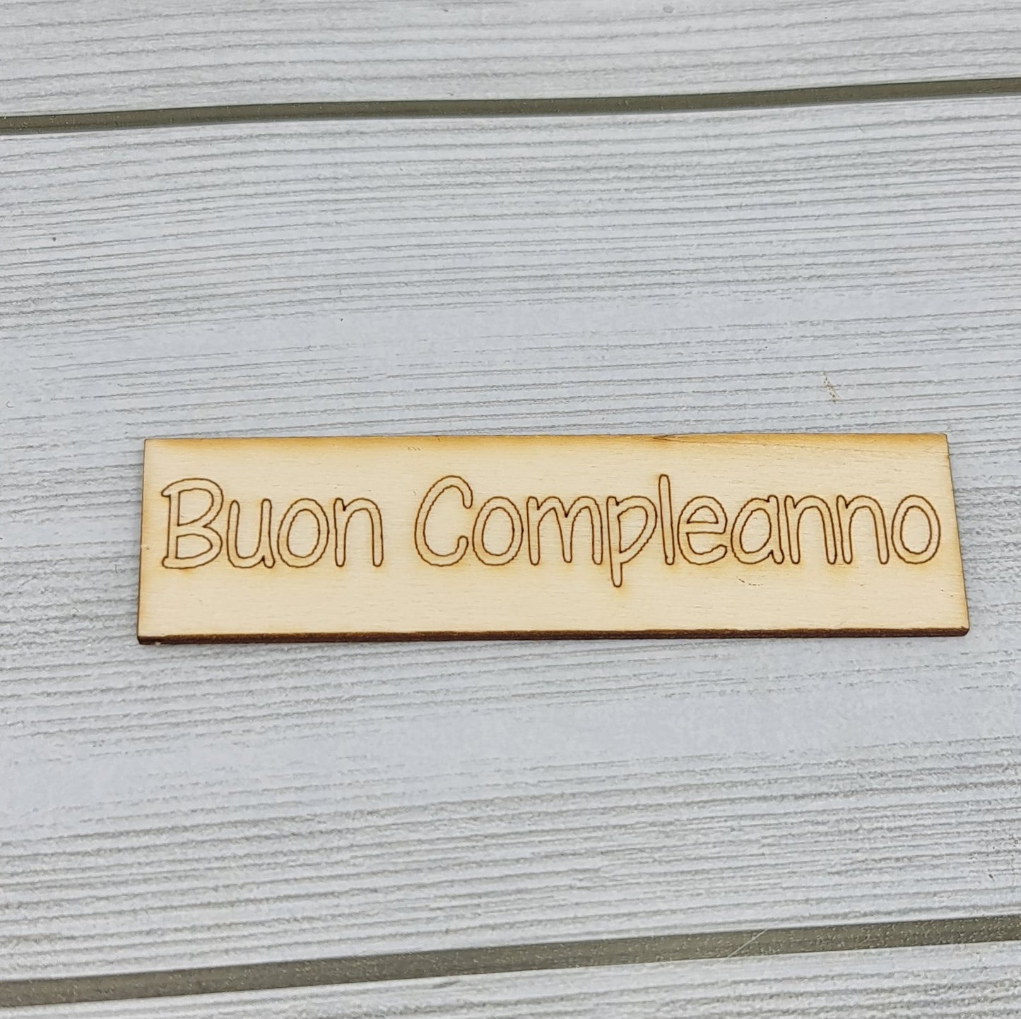 Targhetta Buon Compleanno Sagomiamo