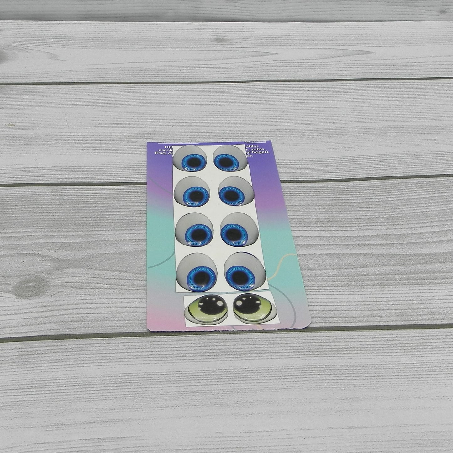 Yeux 3D mesurant 20 mm Code 108D20