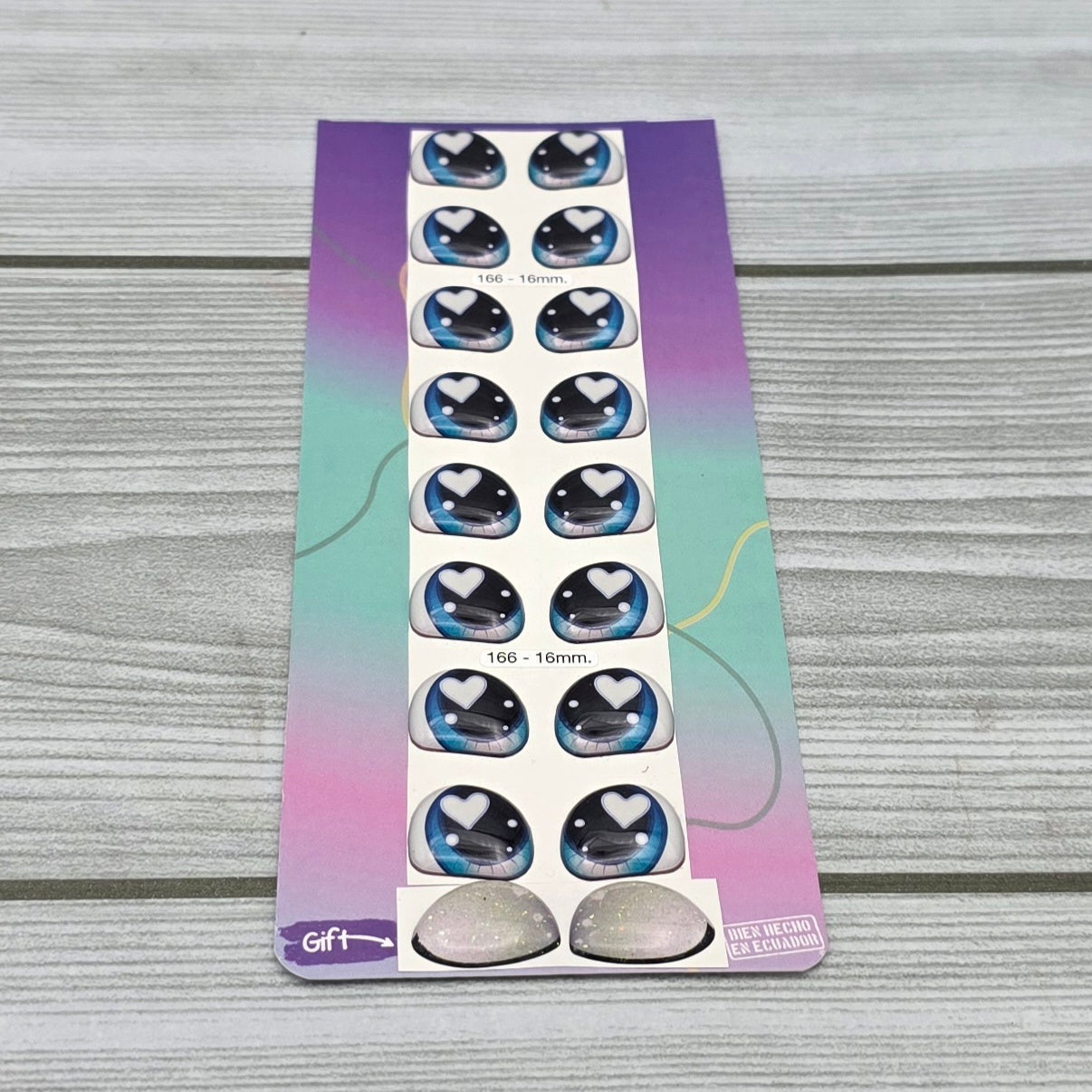 3D eyes measuring 16mm Code 166D16