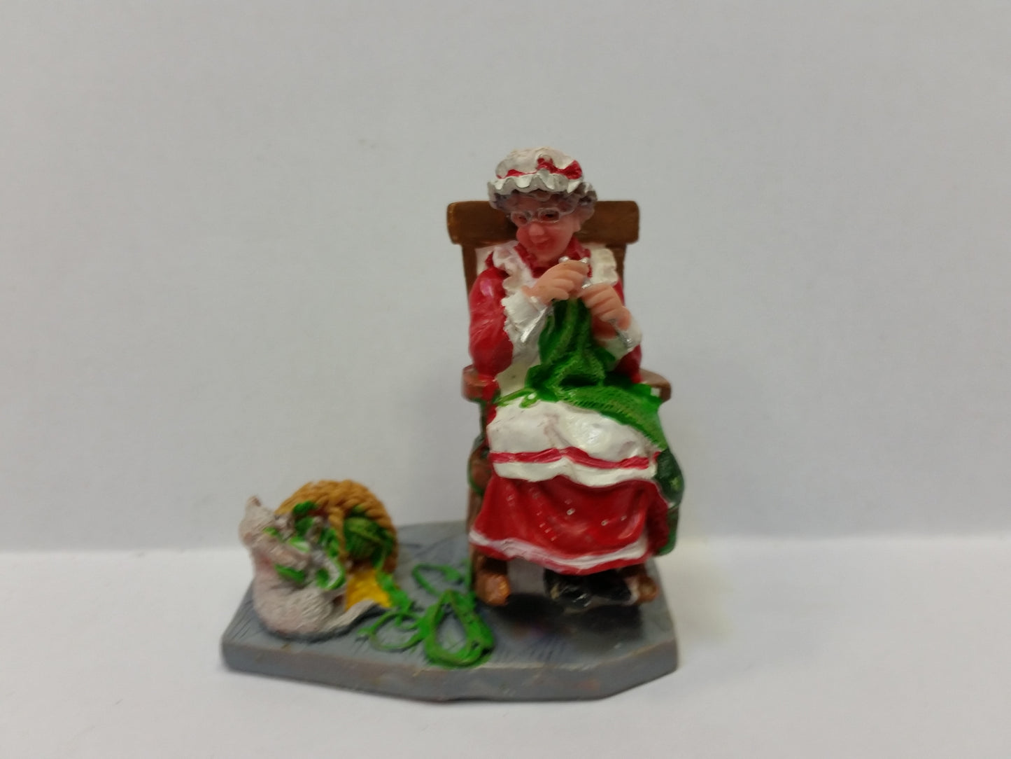 Miniatura Lemax Mrs. Claus' Big Stocking